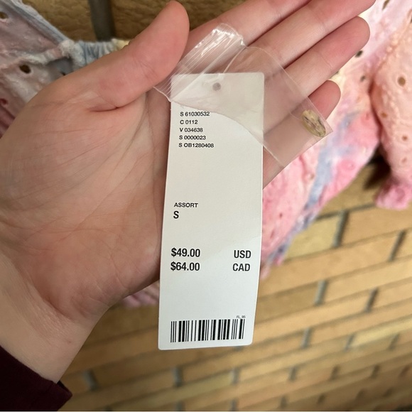 NWT Urban Outfitters Women’s Rainbow Pastel Tie Dye Puff Sleeve Crop Top Size S - Picture 3 of 7